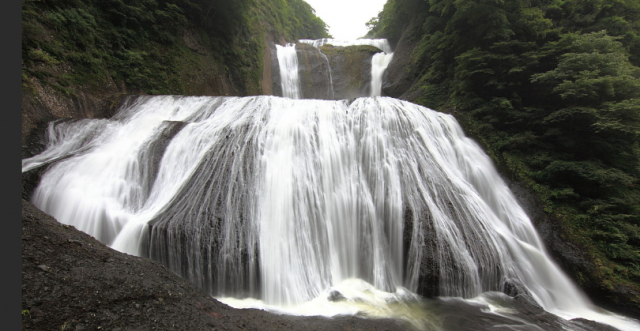 袋田の滝（水量が多いver）